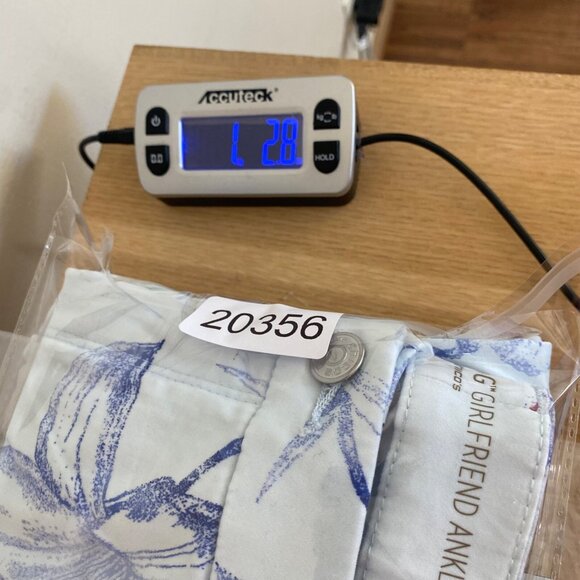 Chicos Jeans Womens 4 US 20R White Blue So Slimming Bon Voyage Girlfriend Ankle* - Picture 12 of 12